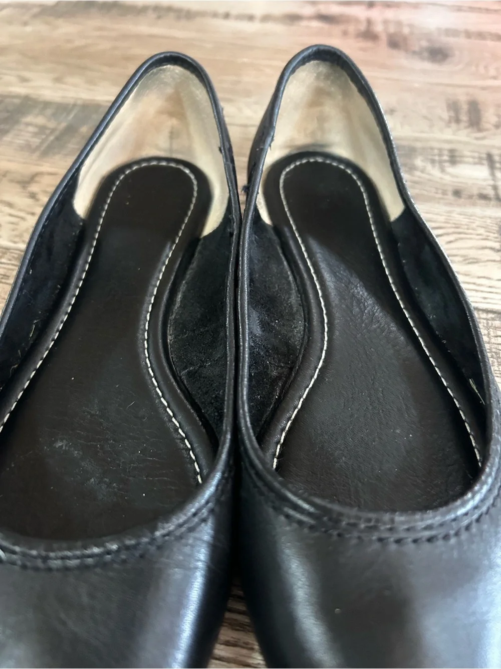 Frye Black Pointed Toe Leather Ballet Flats 9 great condition